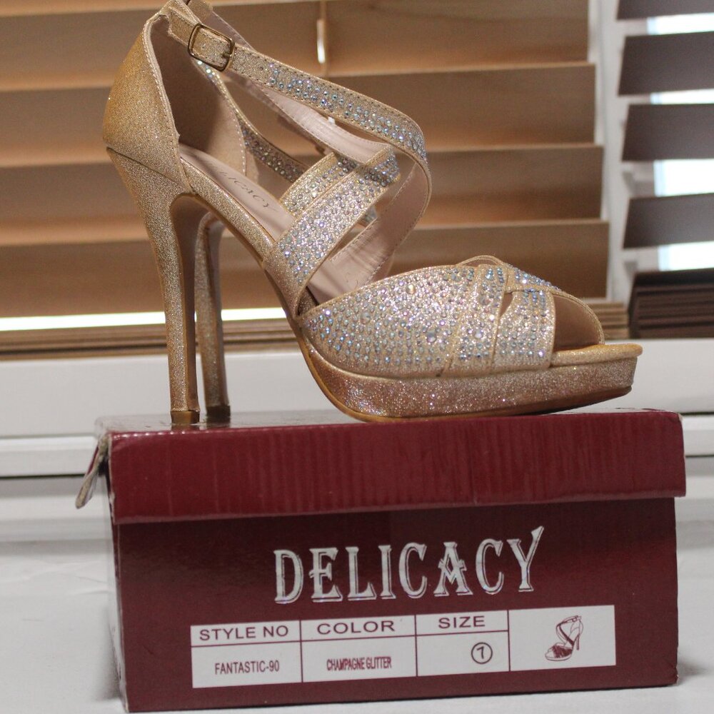 Women's sparkly heels shoes USA 7